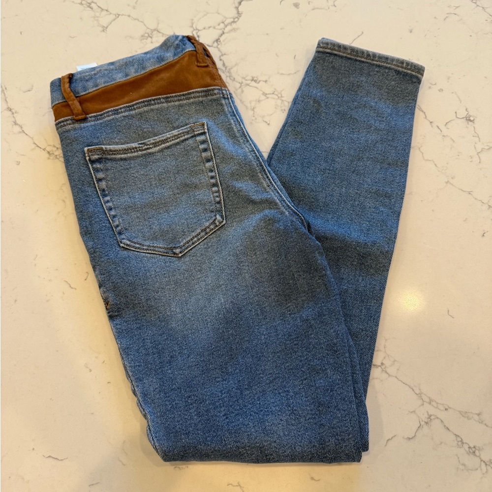 Good American Blue Jeans with Brown Detail